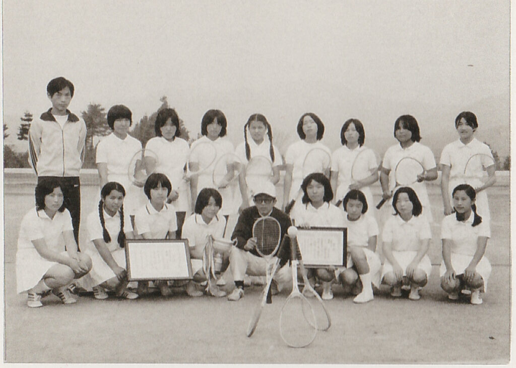 女子テニス部